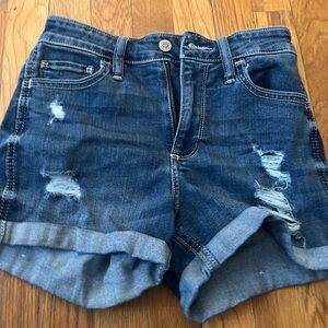 Hollister Curvy High Rise Soft Stretch Denim 3” Shorts, Distressed. Waist 25”